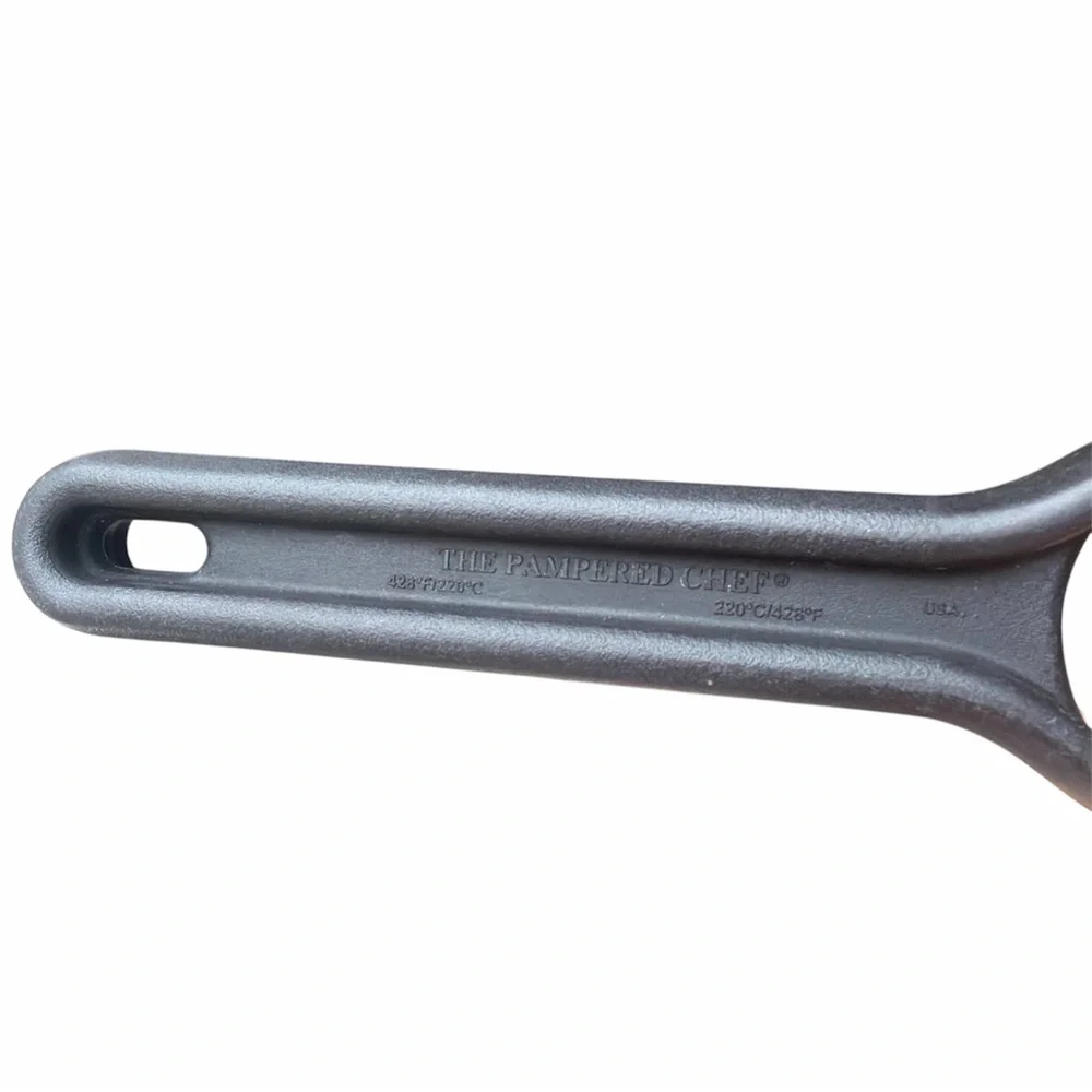 Pampered Chef #2317 Black Nylon POTATO MASHER Smasher Bean Veggies Fruit 10”